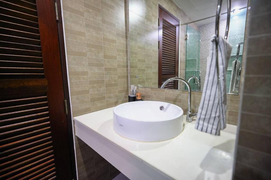 Apartamento Luxury Living In Heart Of Nimman Chiang Mai Exterior foto